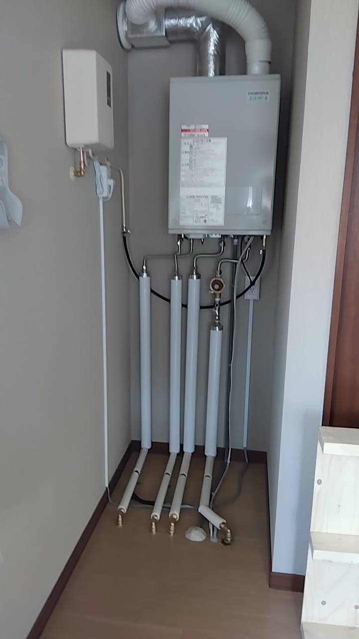 電機温水器をエコフィール（灯油給湯機）に交換